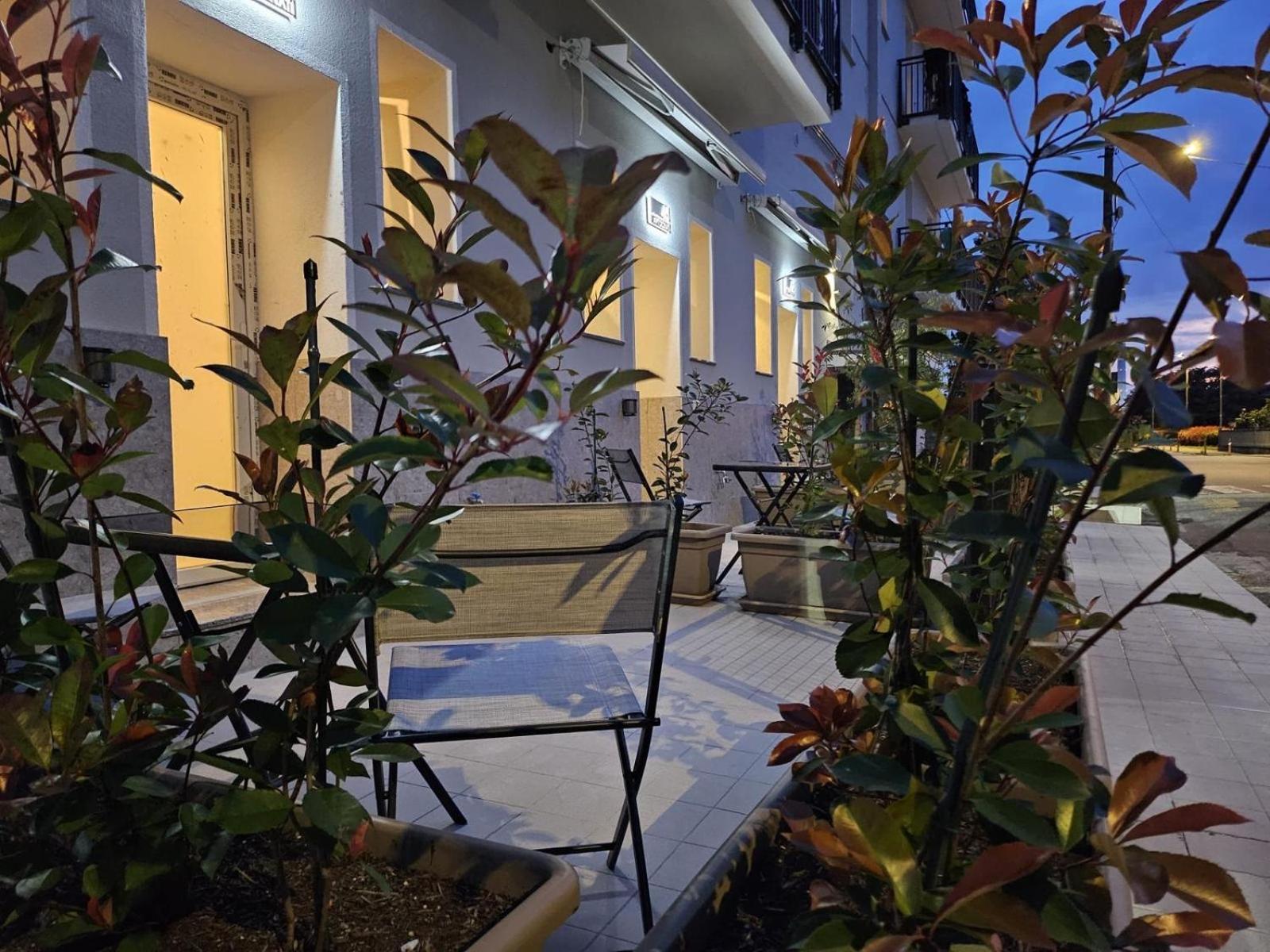 Apt Donati Home, Modernita E Comfort Con Parcheggio Gratuito Privato E Spazio Esterno Privato Cassano dʼAdda Zimmer foto