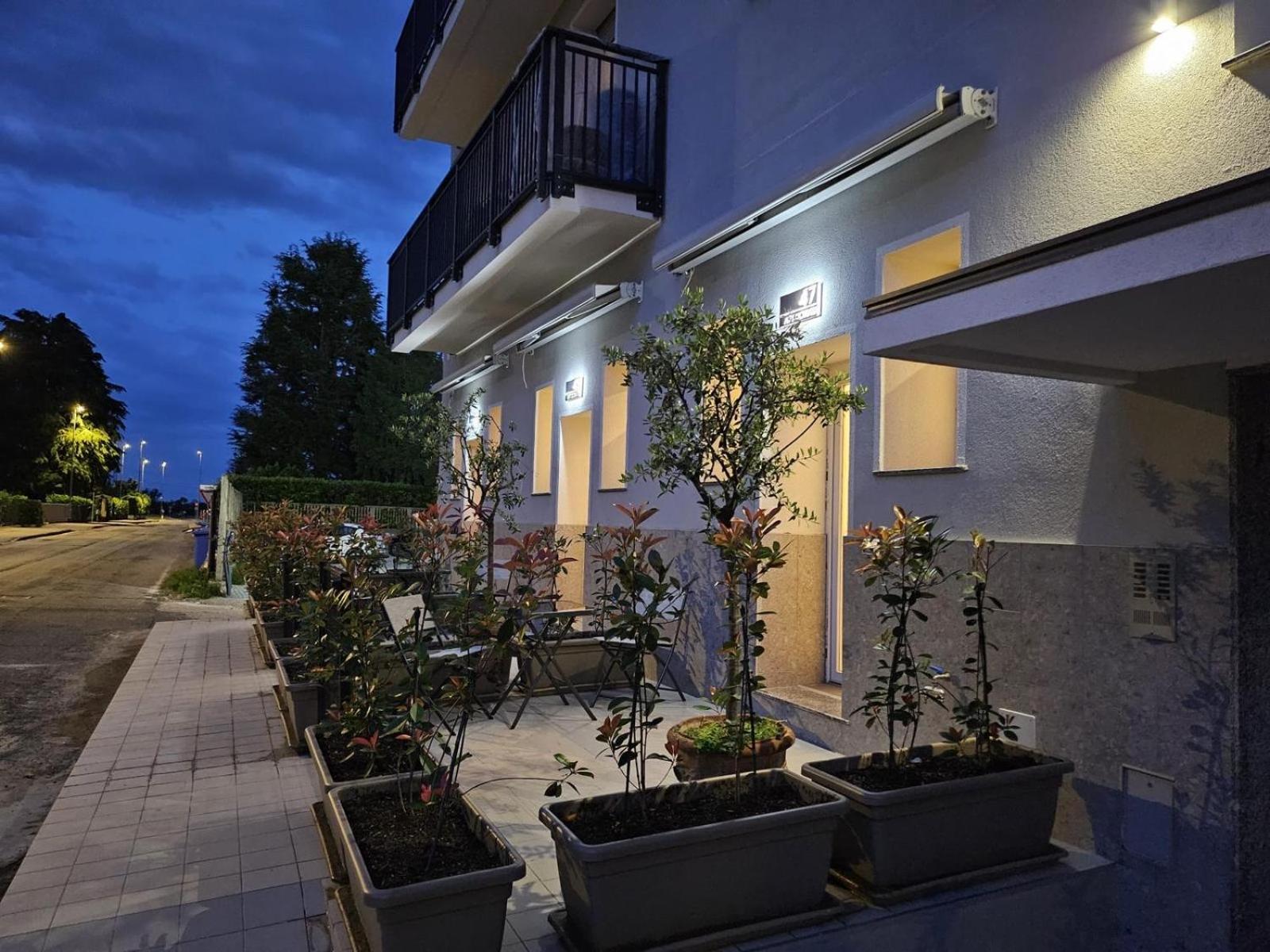 Apt Donati Home, Modernita E Comfort Con Parcheggio Gratuito Privato E Spazio Esterno Privato Cassano dʼAdda Zimmer foto